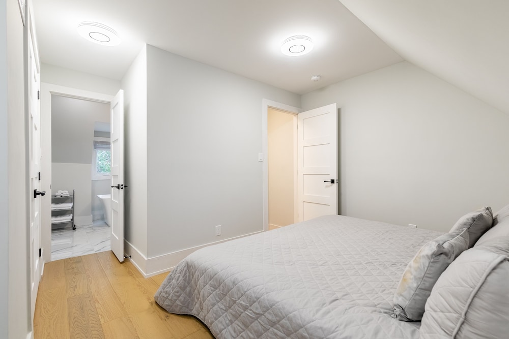 GLOBALSTAY. Fancy Downtown Apartments - Image 5