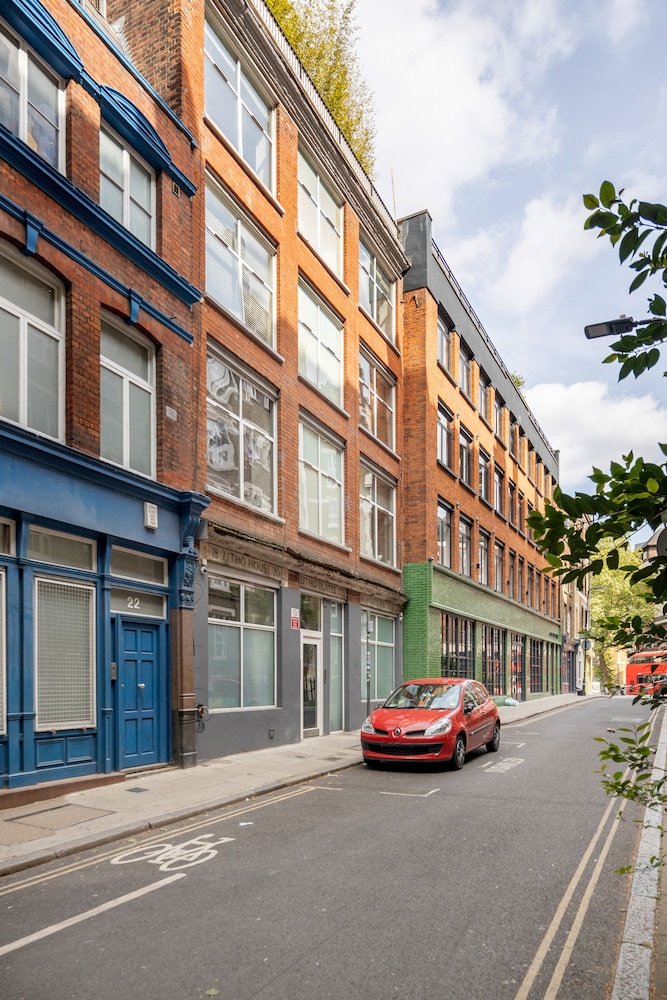 Central Holborn,lovely & bright with AC