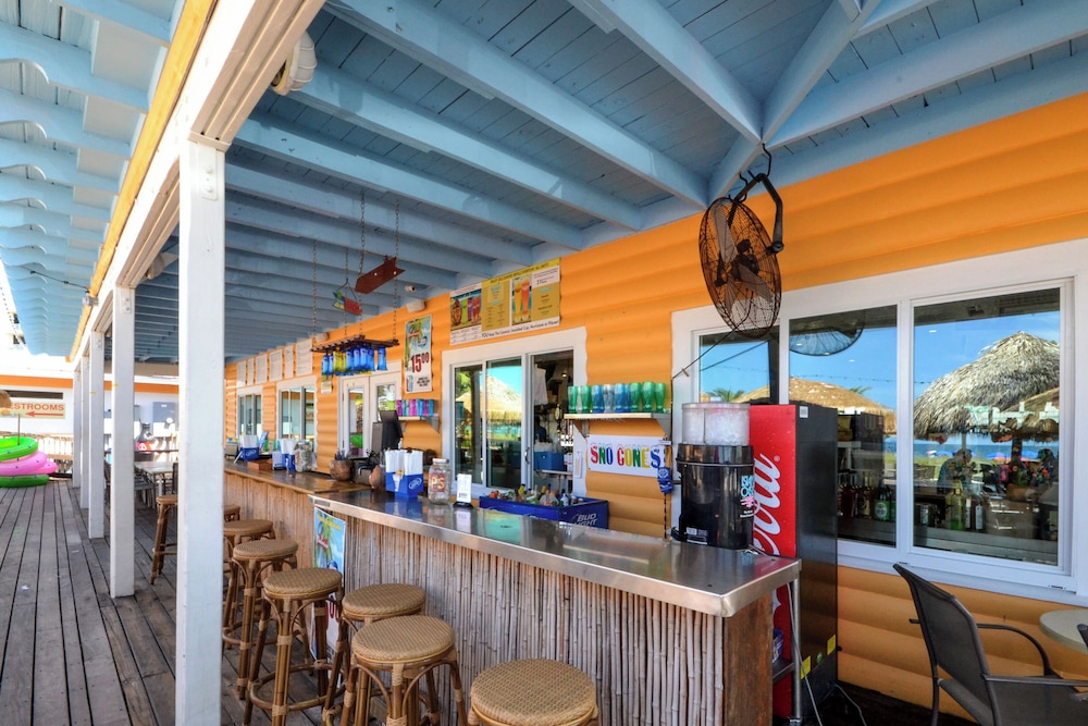 Madeira Beach Yacht Club 215F by Distinctive Beach Rentals