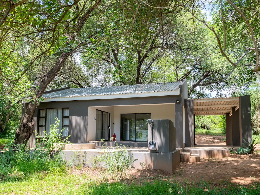 Bushriver Lodge