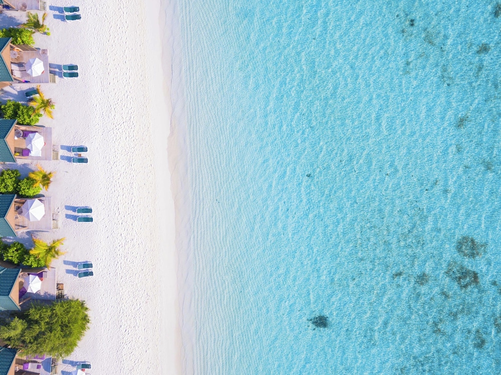Meeru Maldives Resort Island 6