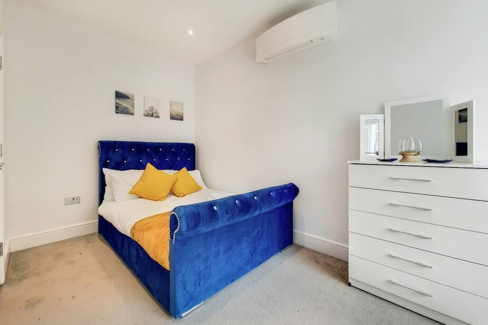 Modern 2-bedroom Apartment Off Baker Street W AC