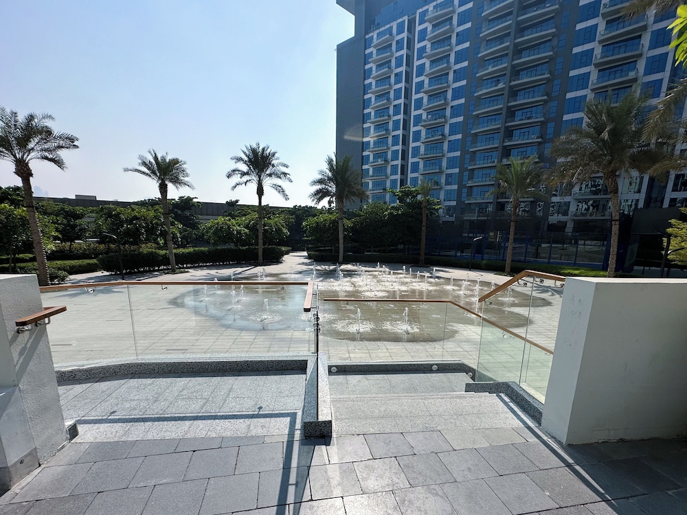 Infinity Pool and Beachfront Apartments - Seven Palm