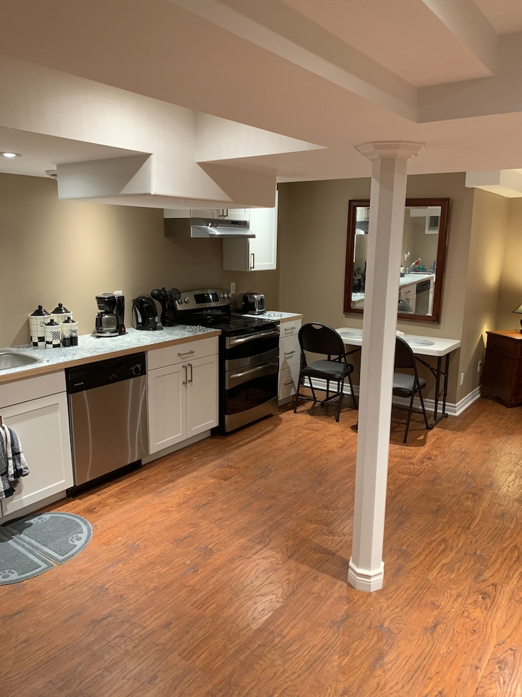 Beautiful Brampton Home view 3