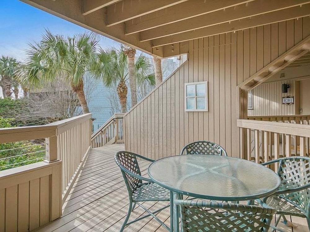 Unwind at St Augustine's Beachfront Oasis