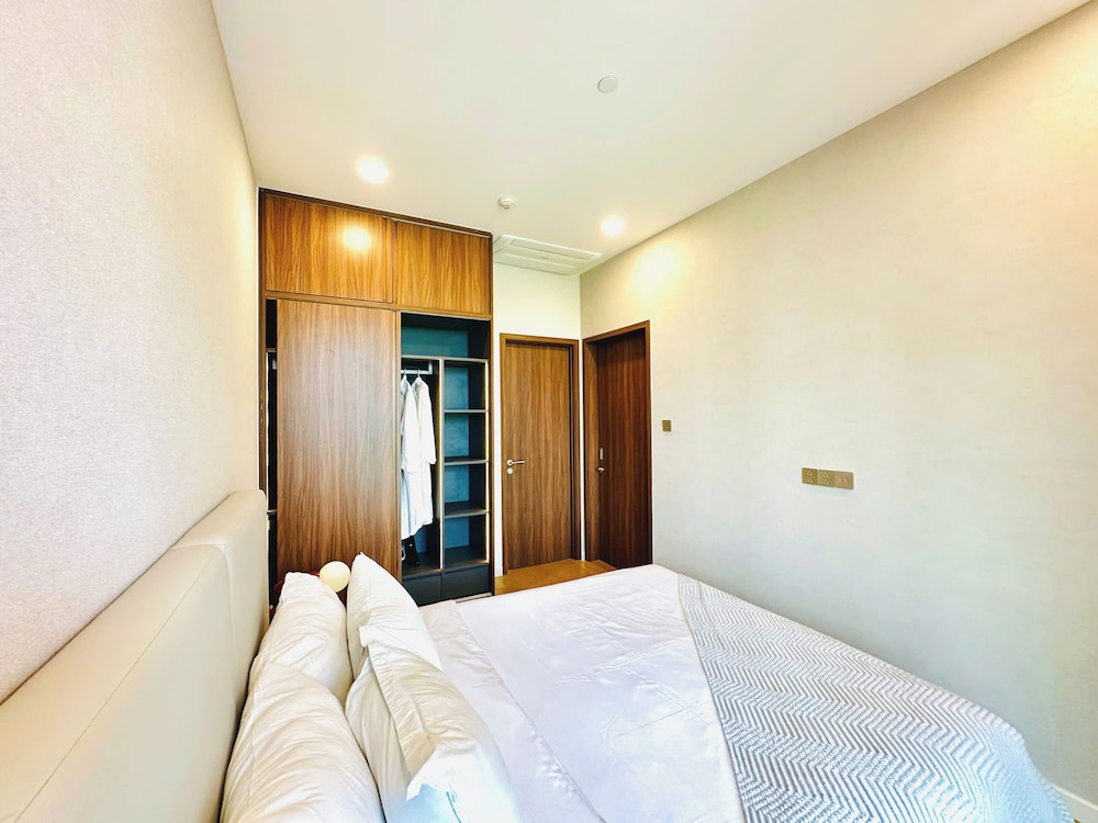 Metropole The Crest Thu Thiem Apartment