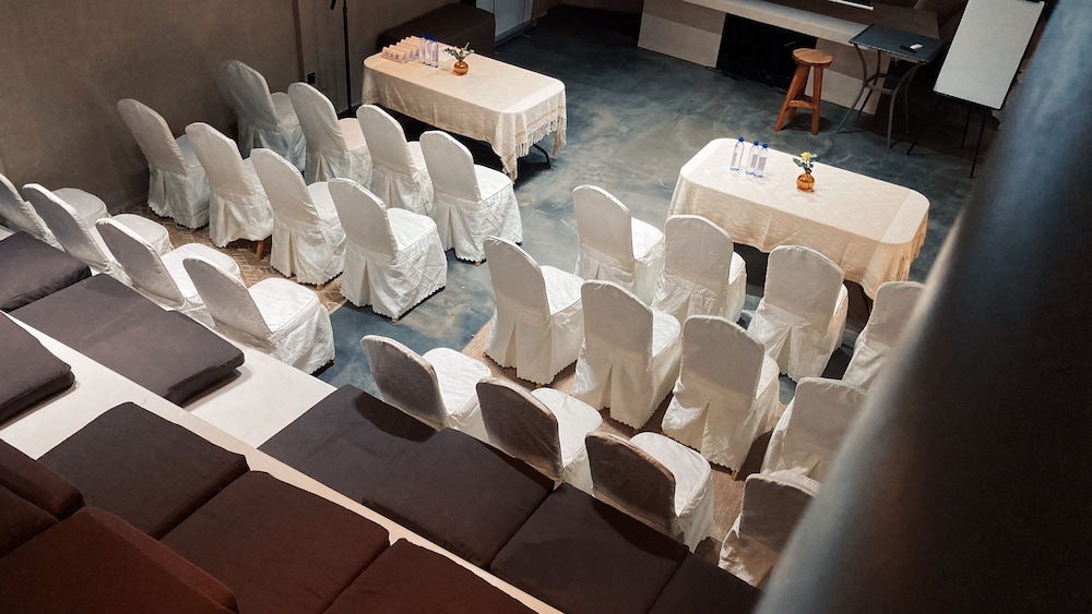 Dalian Sishi Jingyu Beach Resort Hotel