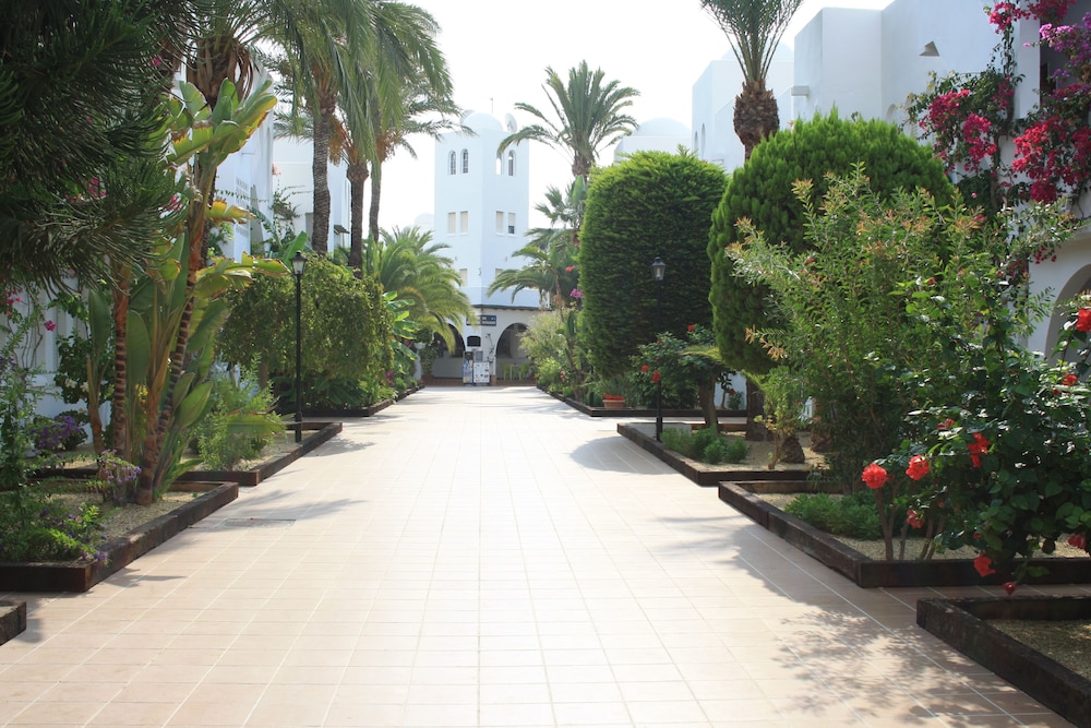 Hotel Apartamentos Torrelaguna - Image 1