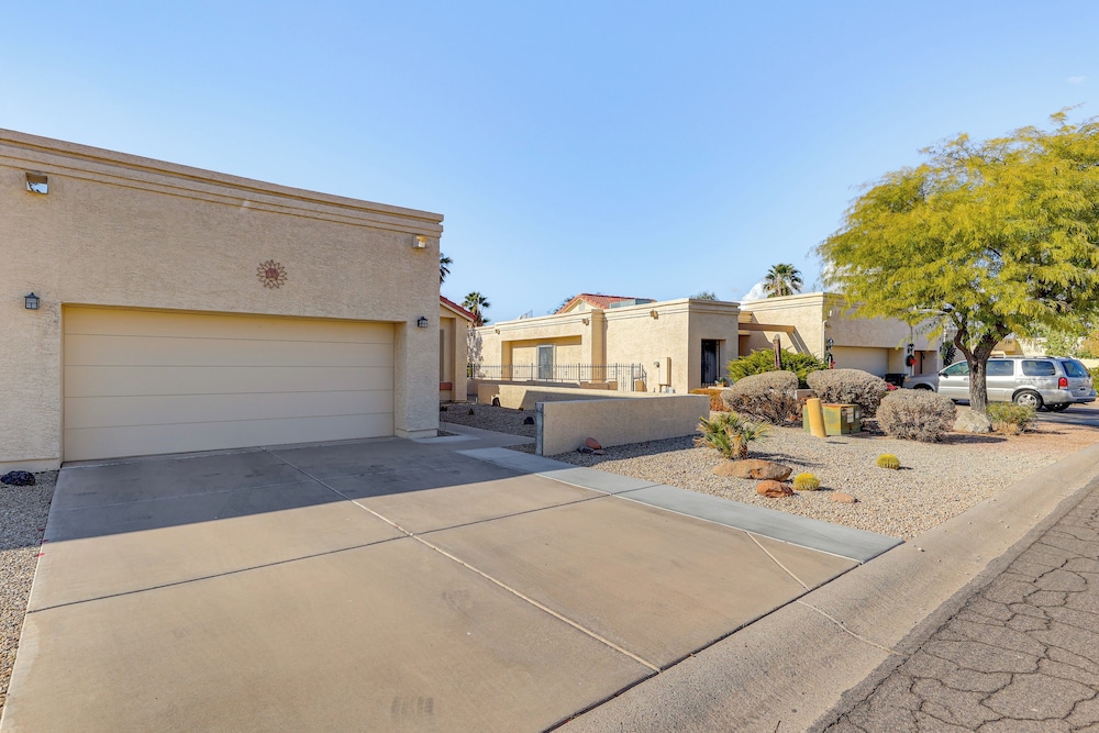 Near Lakes & Trails: Mesa Home w/ Golf Course View