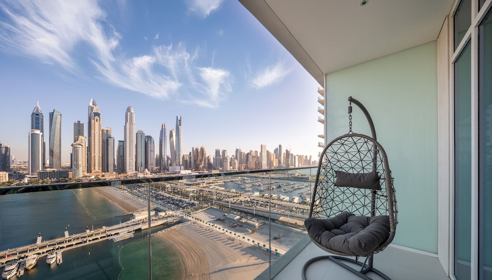 Luxurious 2BR at Sunrise Bay
