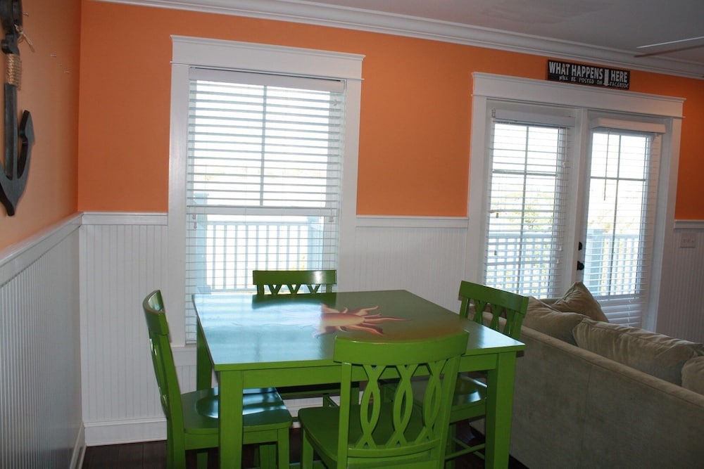 Beach Crew 4 Bedroom Home by RedAwning