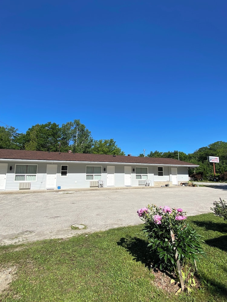 Mindemoya Motel