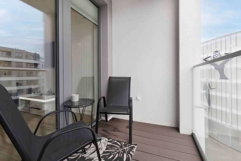 Obrońców Wybrzeża Gdynia by Renters view 4