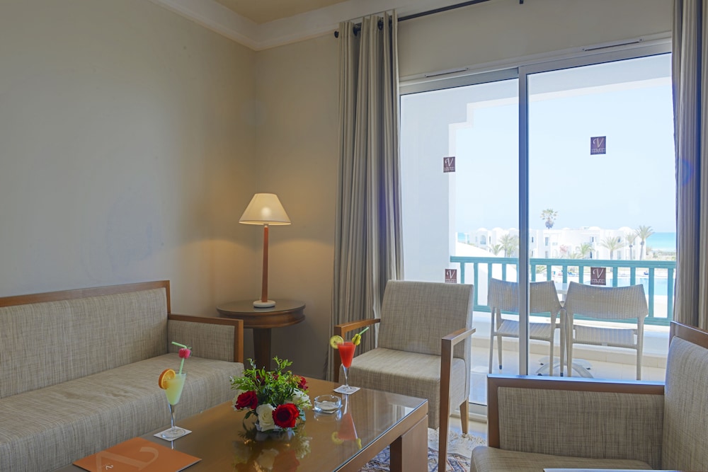 Aghir Vacations - Vincci Helios Beach - Property Image 2
