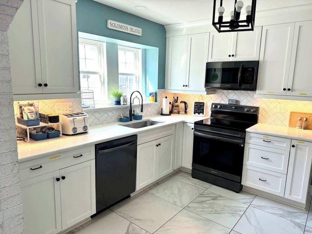 Solomons Island 6BR Family Getaway