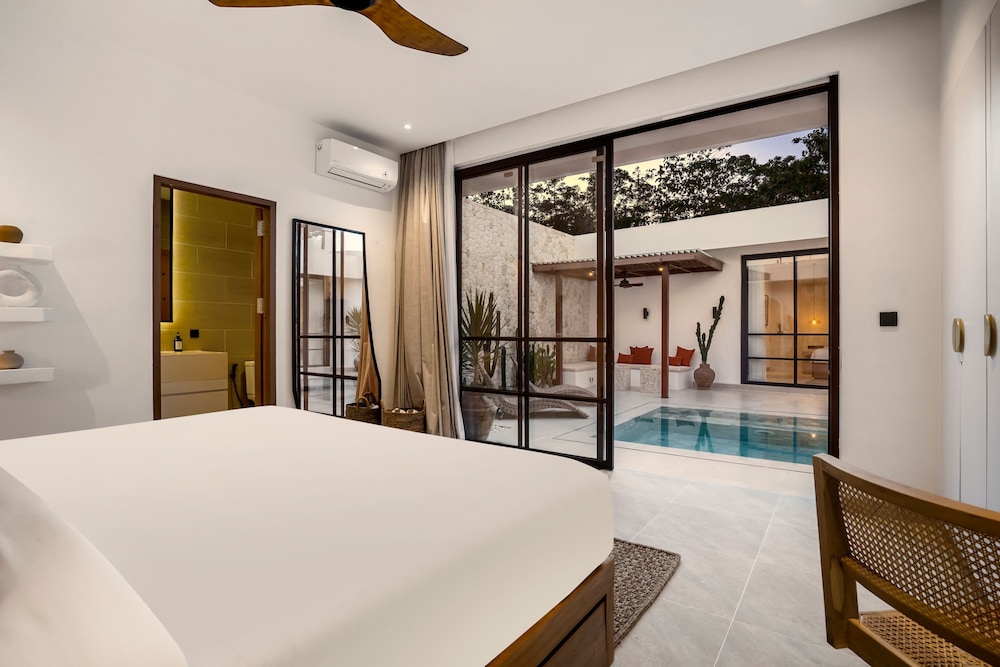 Apricot House by Alfred in Bali - Brand NEW Cozy 3BD Pool House Close to Bingin Beach