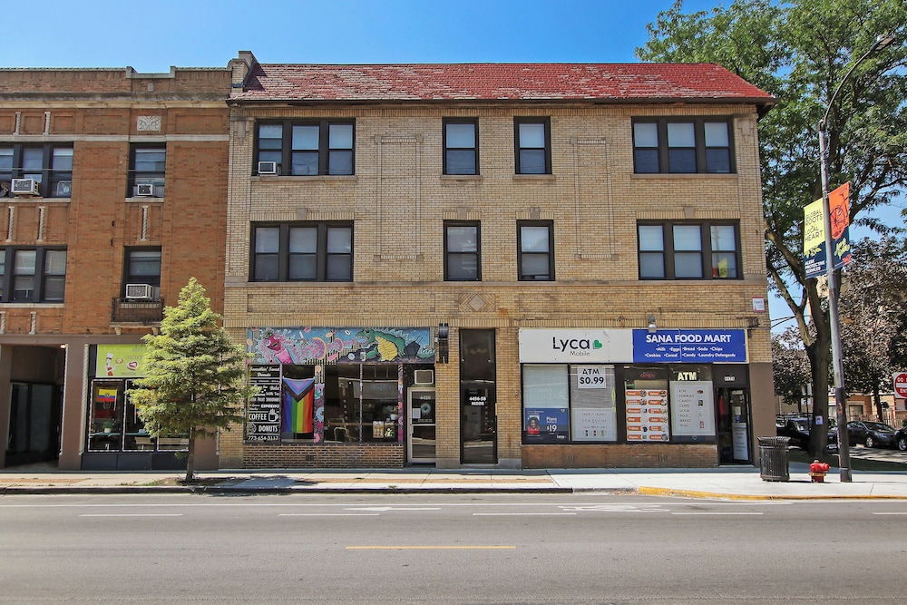 3BR Well-Furnished Apt - Kedzie 3F