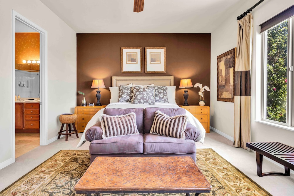 Desert Fairway Oasis