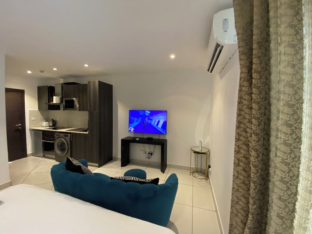 Splendid Apartments at Embassy Gardens