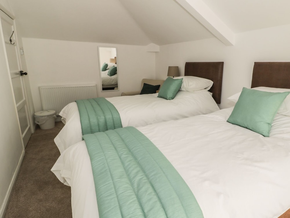 1 Dunkirk Cottages