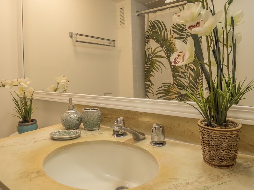 Tropical Studios at Marine Surf Waikiki