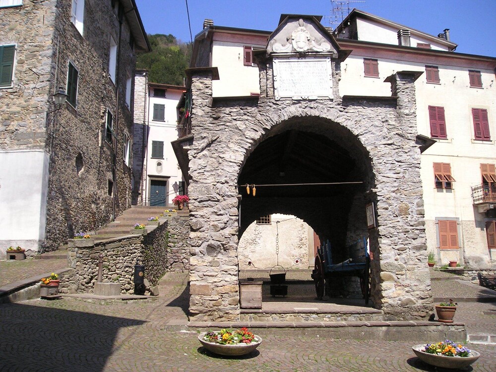 Antica Porta delle Cinque Terre