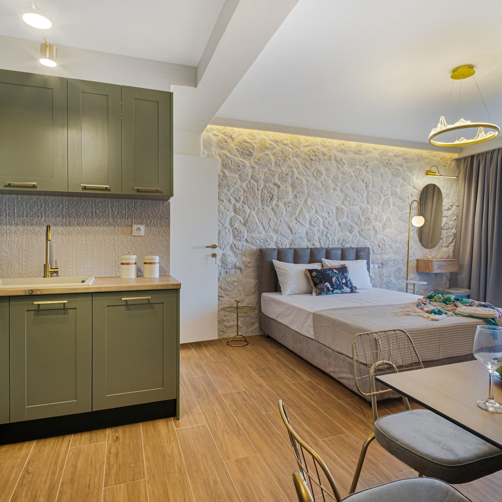 Merelia Aurora Apartments