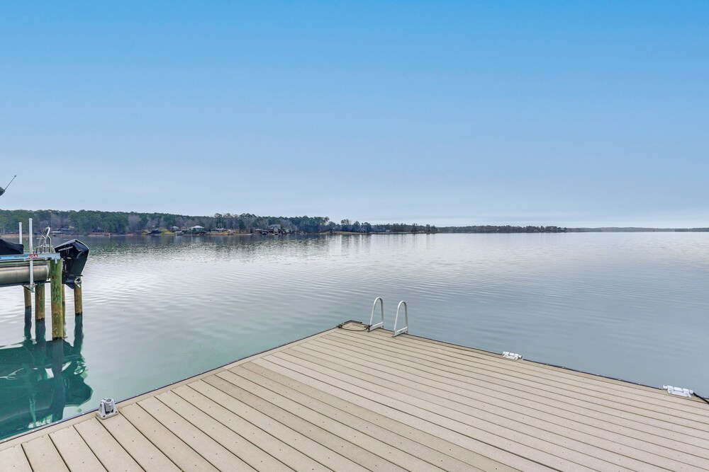 Boat Dock & Stunning Views: Lake Martin Retreat!