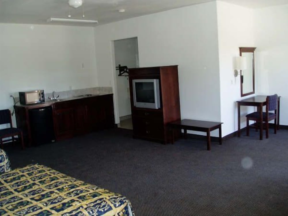 Texas Inn and Suites at La Joya view 4