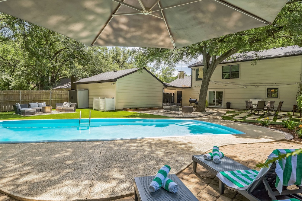 Stylish Flower Mound Home With Private Pool 5 Bedroom Home