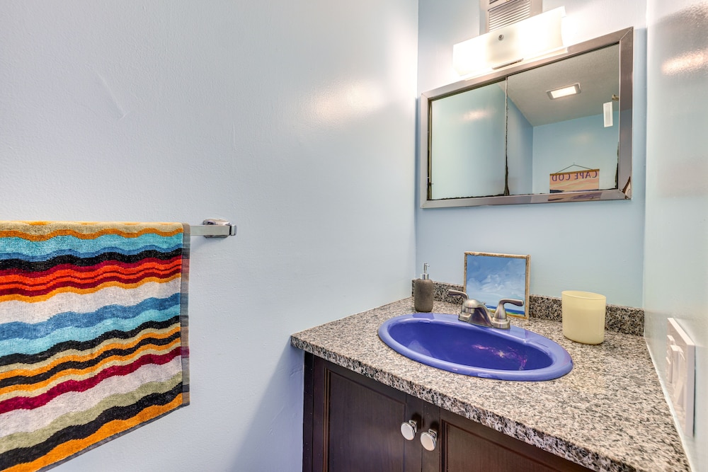 Eastham Beach House w/ Bay Views & Beach Access!