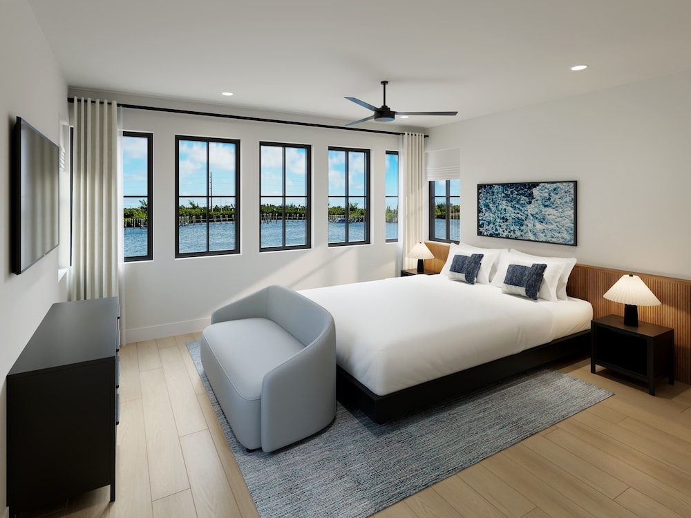 Waterfront Luxury Home - Tidelands House