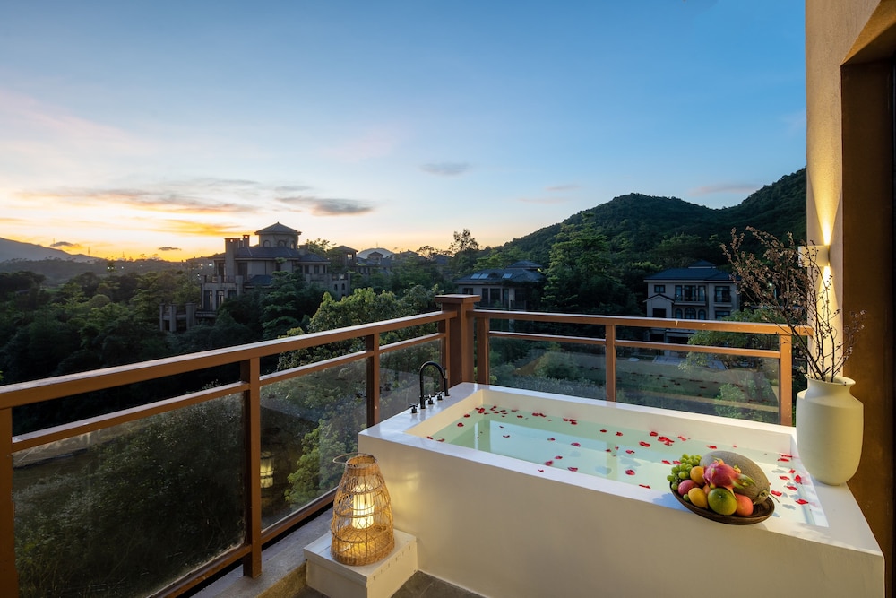 Miyue Shenzhen Tianlu Secret Wild Wizard Holiday Hotel