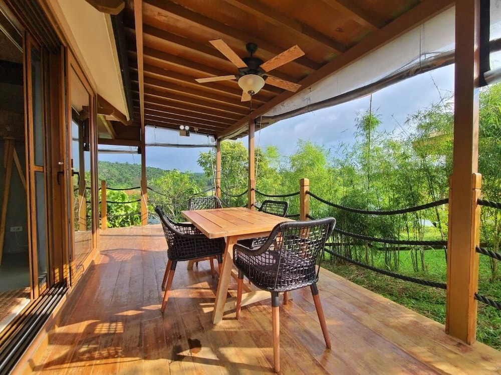 Sofia's Lake Resort