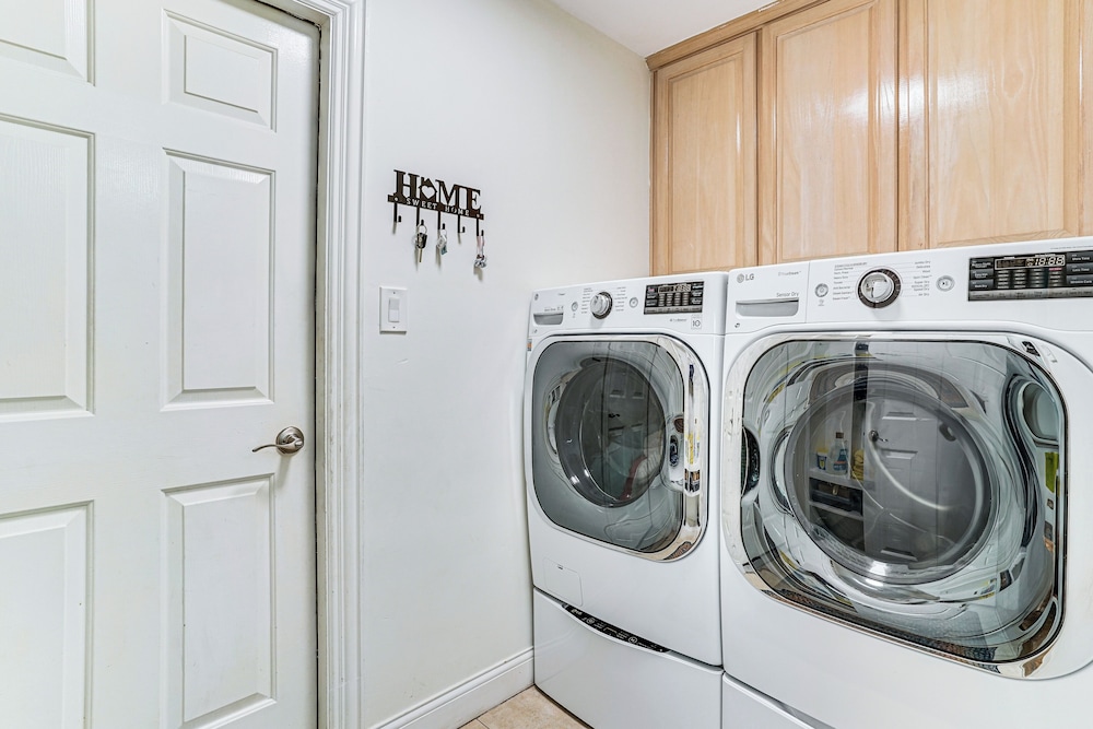 Spacious Family Retreat in Fort Worth Area!