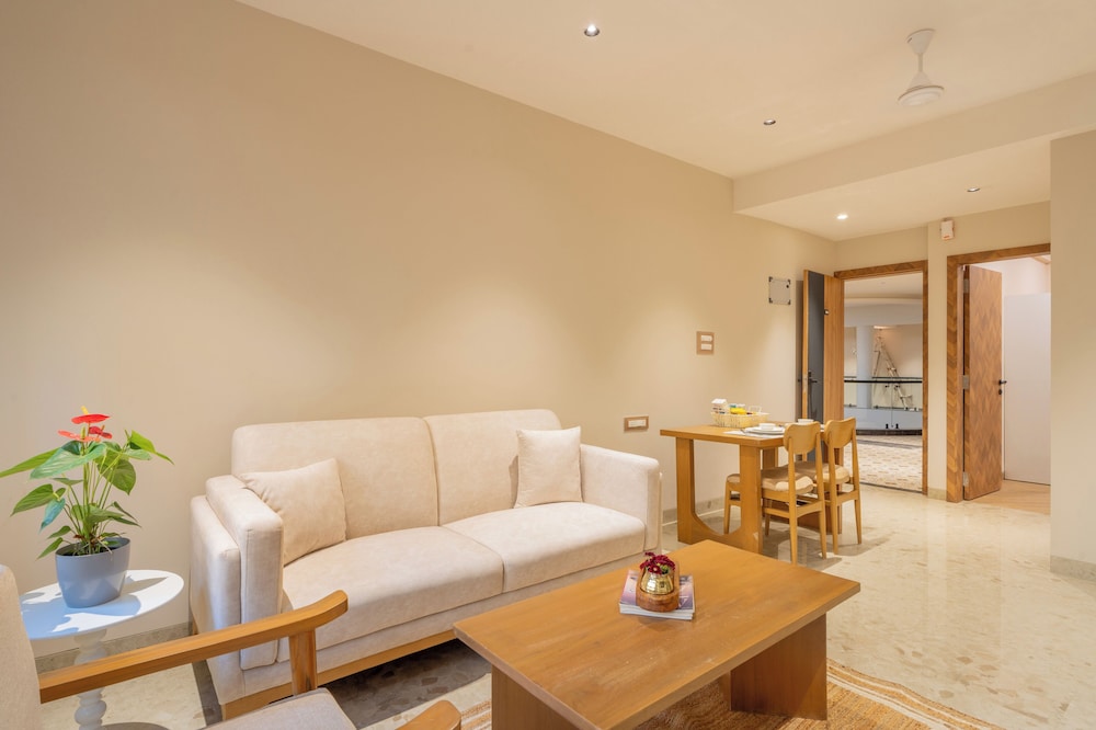 ELIVAAS Kamerios Verano 1 BHK with Pool