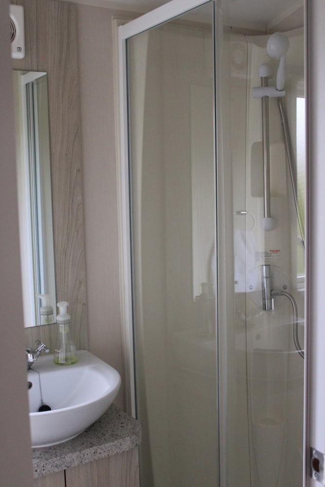 3 Bedroom Mersea Beach Retreat-getaway by the Sea