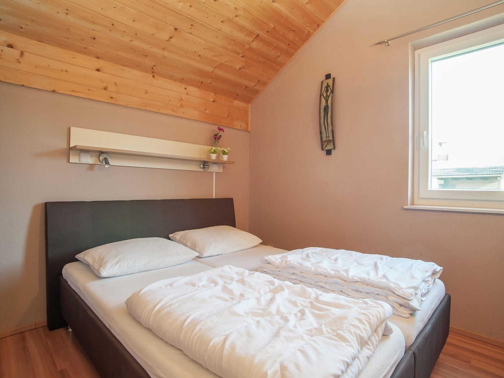 Spacious Chalet near Ski Slopes in Kotschach-Mauthen view 3