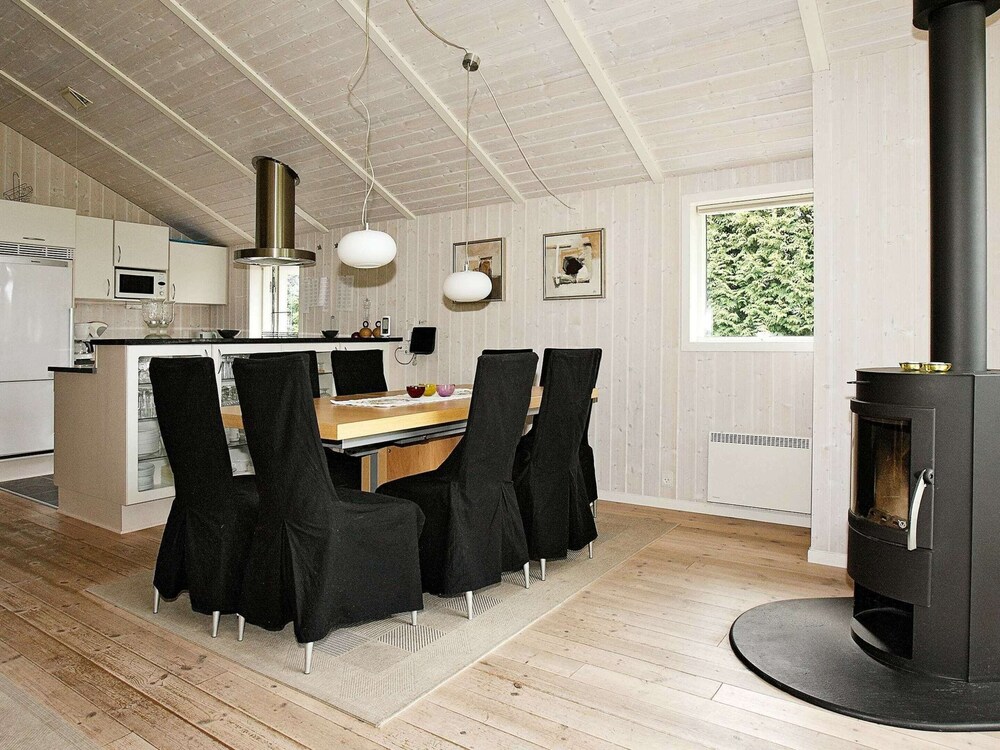 Cozy Holiday Home in Hadsund near Family Friendly Beach view 4