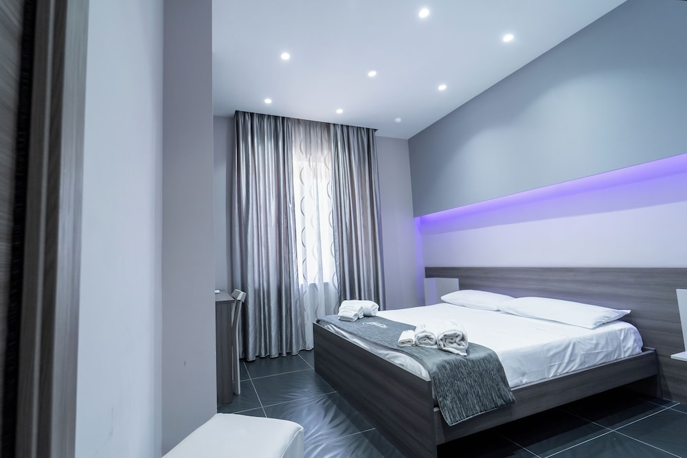 H.R. BOUTIQUE PORTO NAPOLI CENTRO by ClaPa Group Dislocated Hospitality