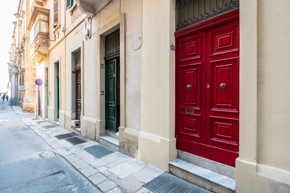 Valletta Archbishop Townhouse - Property Image 31
