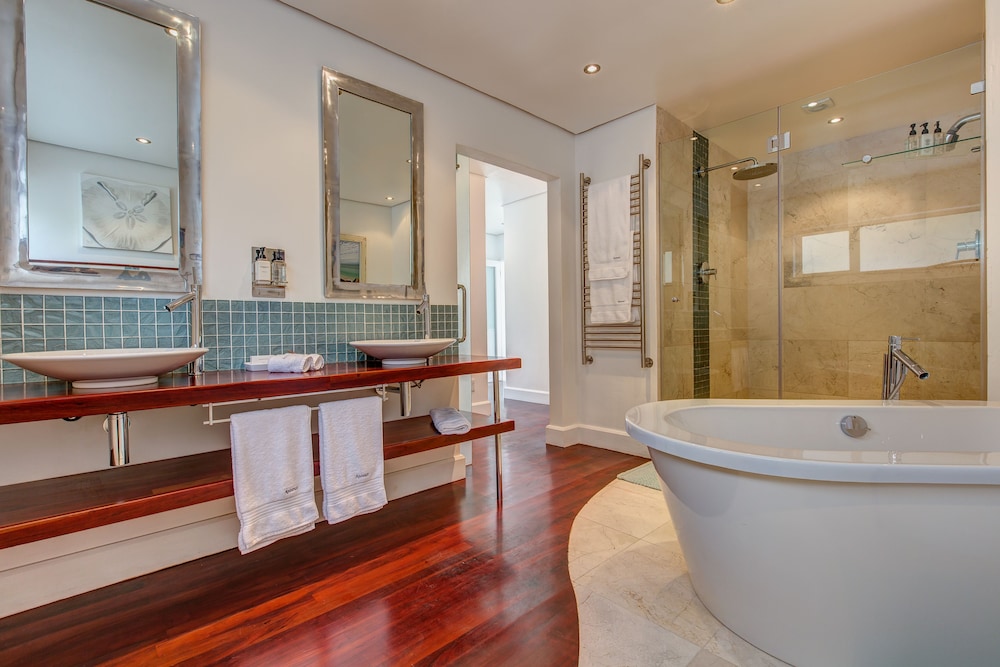 Amanzi Island Boutique Hotel