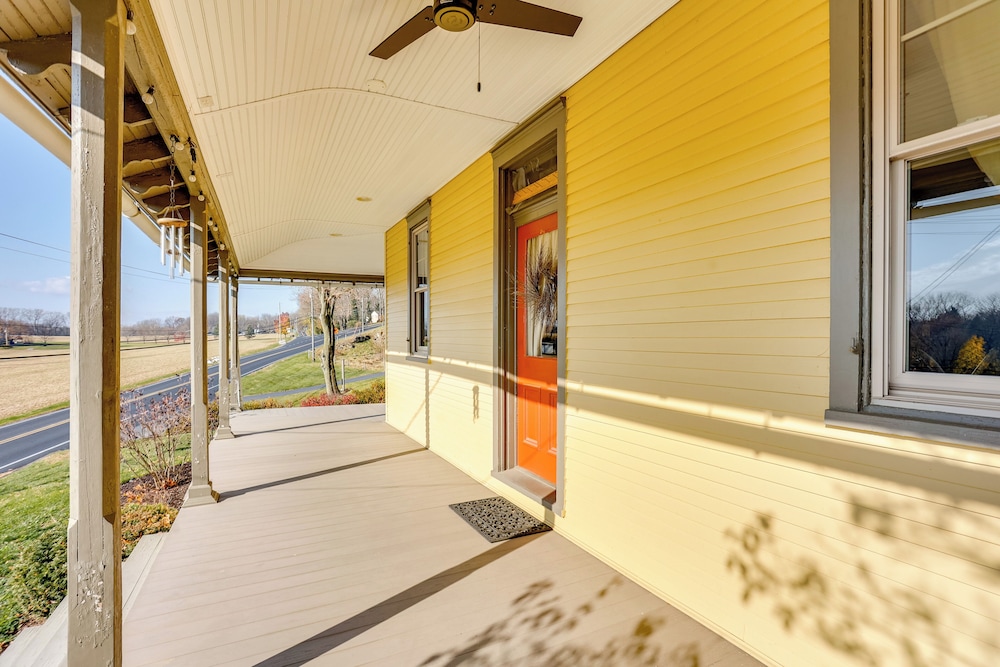 3 Mi to Dtwn: Charming Farmhouse in Mount Joy!