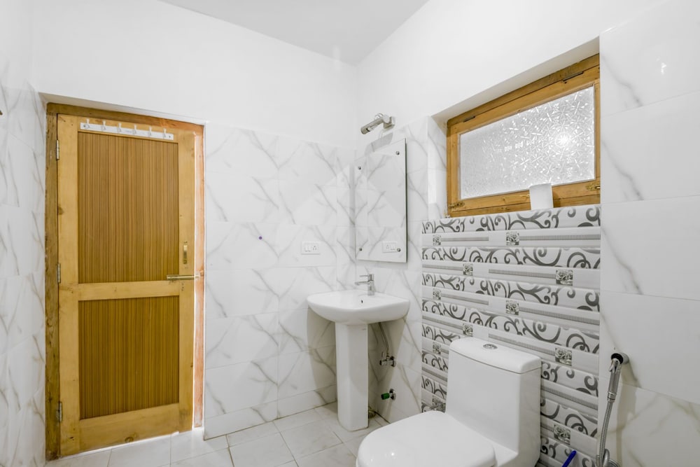 GuestHouser 1 BR Guest house 9202