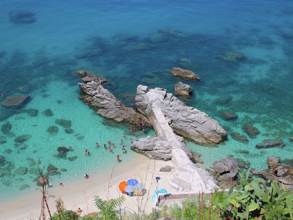 Family Sea-view Retreat in Parghelia photo 5