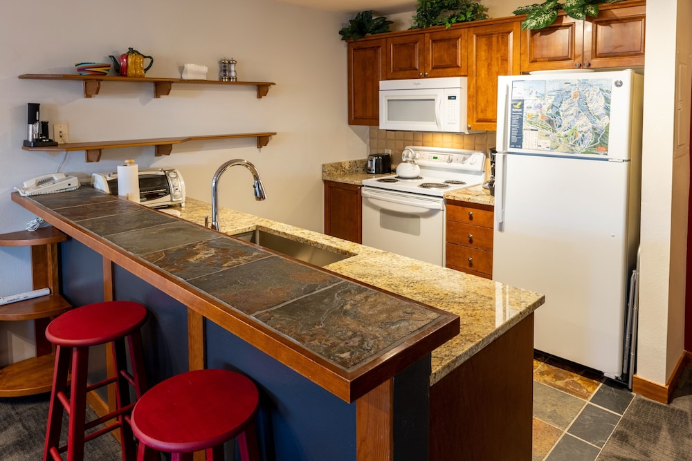 One Bedroom Condos at Powderhorn Lodge - Solitude UT