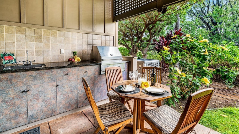 Peaceful Mauna Lani Getaway - Pool, Golf & Private Beach Access - Vrkcv