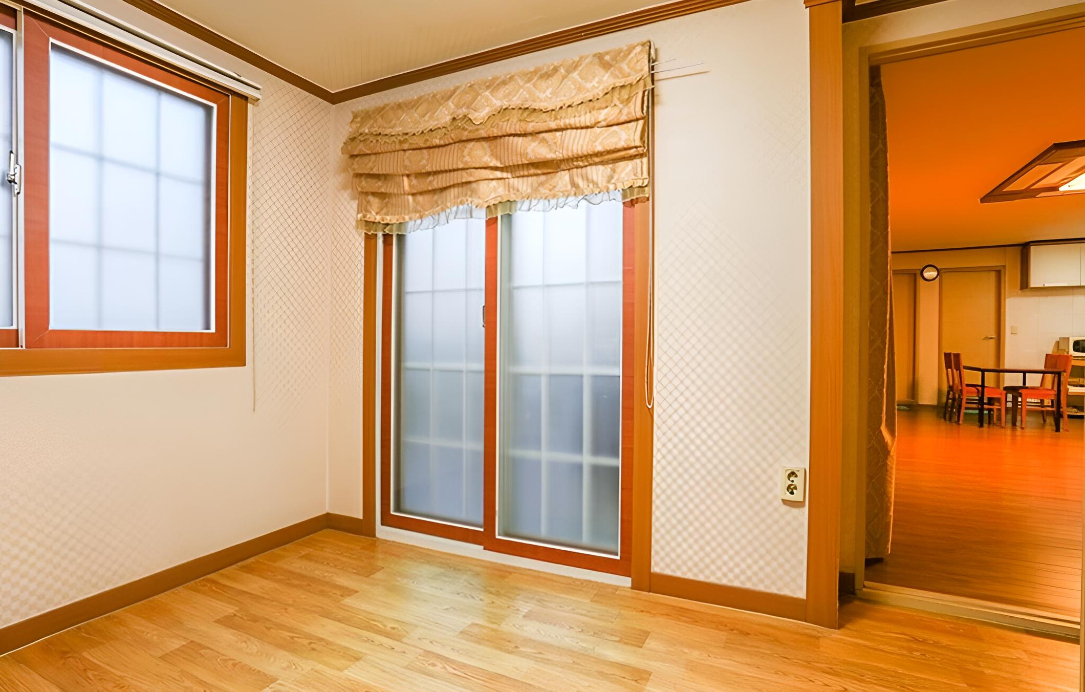 Chungju Hosuwiui Haru Pension view 5