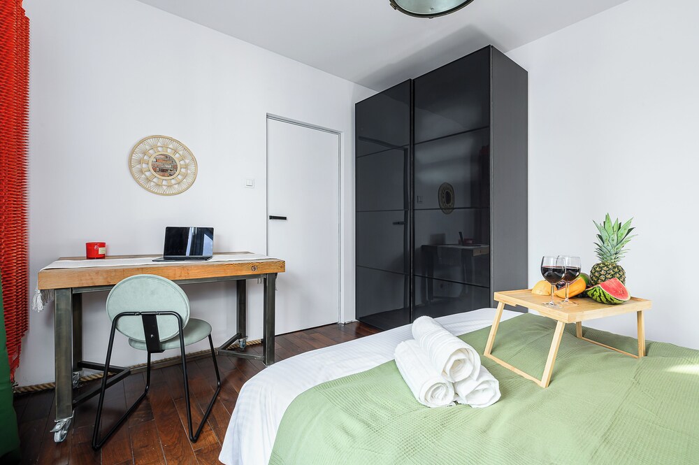 Lumina 3-room apart with large terrace