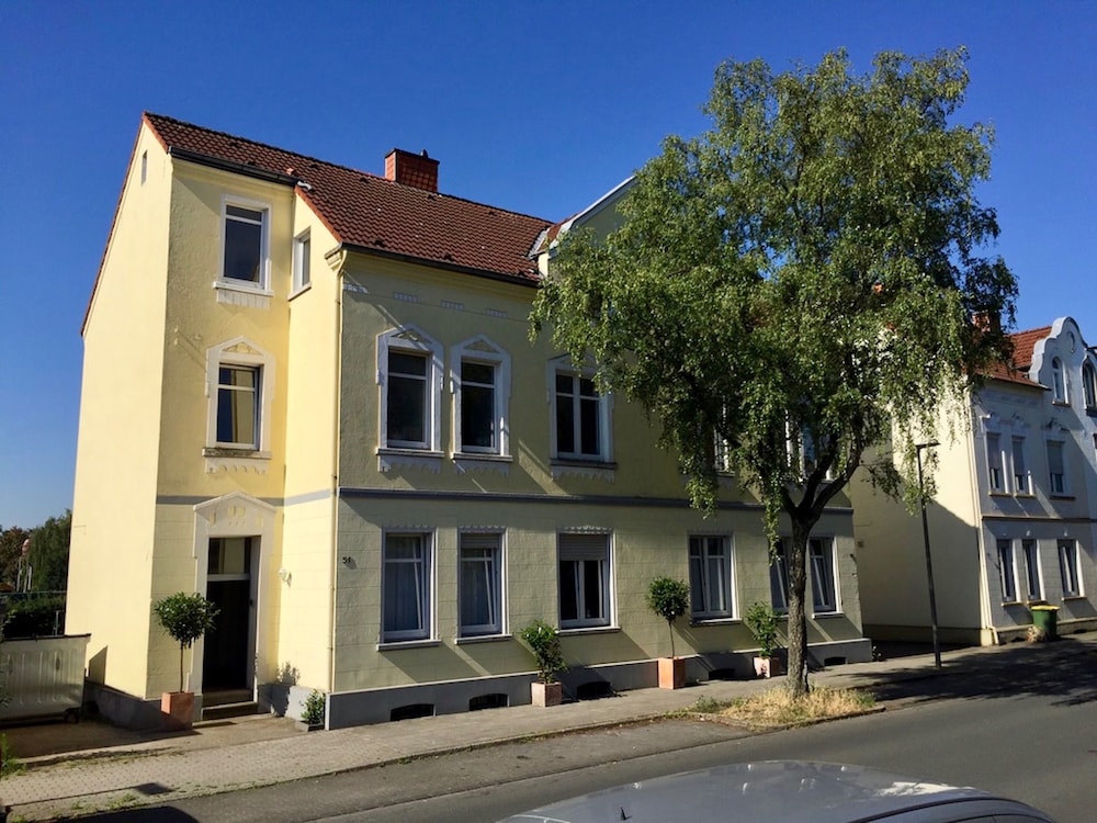 Hotel a-domo Apartments Oberhausen - Studio Apartments & Flats - short or longterm - single or grouptravel - Image 1